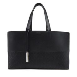 Torebka Calvin Klein. Czarne torebki do ręki damskie Calvin Klein, bez wzorów, bez dodatków. Za 349.99 zł.