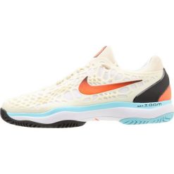 Nike Performance AIR ZOOM CAGE 3 HC Obuwie multicourt light cream/hyper crimson/black. Buty sportowe męskie marki Nike Performance. Za 549.00 zł.