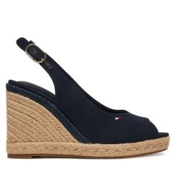Espadryle Tommy Hilfiger. Niebieskie sandały damskie Tommy Hilfiger, bez wzorów, bez obcasa, bez zapięcia. Za 369.99 zł.