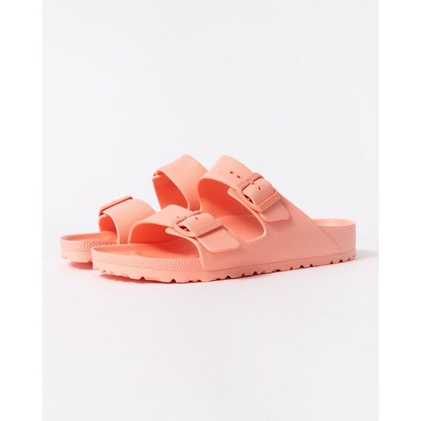 Klapki damskie Birkenstock Arizona Eva. Brązowe klapki damskie Birkenstock, bez wzorów, z materiału, bez obcasa. Za 375.00 zł.