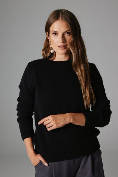 WEŁNIANY SWETER LAURA CZARNY S - Flawless. Czarne swetry damskie Flawless, s, bez wzorów, z dzianiny, eleganckie, bez kołnierzyka, bez ramiączek, bez kaptura. Za 679.00 zł.