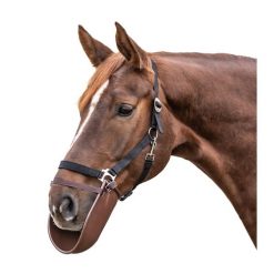 Śliniak jeździecki z tworzywa sztucznego Waldhausen. Brązowe śliniaki dla dzieci WALDHAUSEN, bez wzorów, z tworzywa sztucznego. Za 159.50 zł.