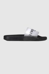 GIVENCHY Transparentne klapki damskie z czarną podeszwą. Czarne klapki damskie Givenchy, bez wzorów, bez obcasa. W wyprzedaży za 999.99 zł.