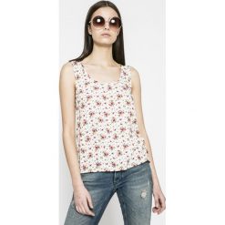Calvin Klein Jeans - Top. Białe bluzki damskie Calvin Klein Jeans, m, bez wzorów, z jeansu, casualowe, bez kołnierzyka, bez ramiączek. W wyprzedaży za 119.90 zł.