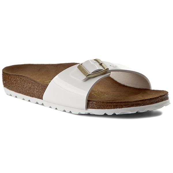 Klapki Birkenstock. Białe klapki damskie Birkenstock, bez wzorów, bez obcasa. Za 319.99 zł.