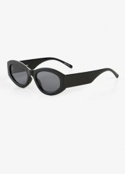 Okulary przeciwsłoneczne typu motyl. Czarne okulary przeciwsłoneczne damskie bonprix, motyl. Za 24.99 zł.