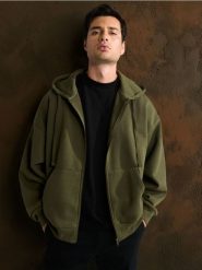 Bluza rozpinana comfort - khaki. Brązowe bluzy męskie Sinsay, l, bez wzorów, z kapturem. W wyprzedaży za 24.99 zł.