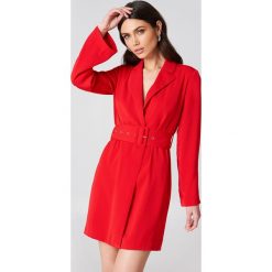 Hannalicious x NA-KD Sukienka-marynarka - Red. Sukienki damskie marki Hannalicious x NA-KD. Za 257.95 zł.
