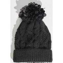 Czapka z aplikacją - Czarny. Czarne czapki i kapelusze damskie Sinsay. Za 29.99 zł.