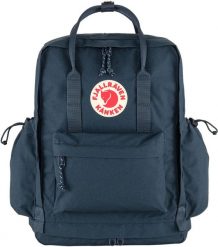 Plecak miejski Fjallraven Kanken Outlong - navy. Niebieskie plecaki damskie Fjällräven, bez wzorów, z materiału. Za 731.00 zł.
