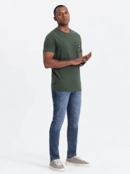Casualowy męski t-shirt z naszywką na kieszeni – ciemnooliwkowy V4 OM-TSCT-0109 - S. Zielone t-shirty męskie Ombre Clothing, m, z aplikacjami, z bawełny, bez kołnierzyka. Za 77.99 zł.
