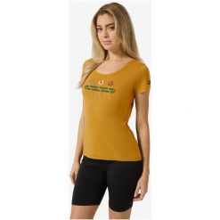 Koszulka damska SUPER.NATURAL W Surfing Flowers Tee. Żółte t-shirty damskie super.natural, m, bez wzorów, z materiału, wakacyjne, bez kołnierzyka. Za 339.99 zł.