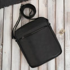 Listonoszka męska skórzana na ramię torba męska w kolorze czarnym Paolo Peruzzi AL-20-BL. Czarne torby na ramię męskie bez wzorów, z nylonu, na ramię, małe, z tłoczeniem. Za 199.00 zł.