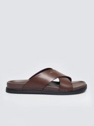 Klapki męskie skórzane brązowe TT174218 803. Brązowe klapki męskie Big Star, z gumy, wakacyjne. Za 199.99 zł.