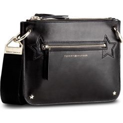 Torebka TOMMY HILFIGER - Star Stuedded Leather Crossover AW0AW04863 002. Listonoszki damskie marki Tommy Hilfiger. Za 749.00 zł.