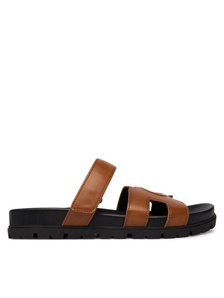 Guess Klapki FLJFAS ELE03 Brązowy jasny. Brązowe klapki damskie Guess, z aplikacjami, ze skóry, bez obcasa. Za 267.99 zł.