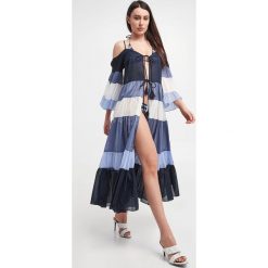 Sukienka plażowa TWINSET U&B. Bluzki damskie Twinset U&B, xs, bez wzorów, bez kołnierzyka, bez ramiączek. W wyprzedaży za 733.85 zł.