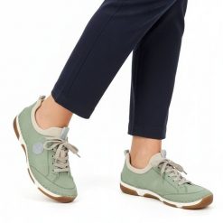Półbuty damskie Rieker, cholewka skóra ekologiczna wsuwane niski fason zaokrąglony nosek kontrastowe elementy kolorystyczne pętla z tyłu masywna lini. Zielone obuwie sportowe damskie Rieker, bez wzorów, z jeansu, trekkingowe. Za 339.00 zł.