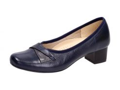 Granatowe Polskie czółenka damskie Gregors 567. Niebieskie czółenka damskie GREGORS, z aplikacjami, ze skóry, eleganckie, z okrągłym noskiem, bez obcasa, na obcasie, bez zapięcia. Za 379.00 zł.