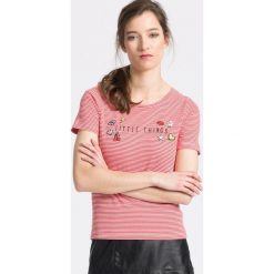 Only - Top. Szare topy damskie Only, z aplikacjami, z bawełny, z okrągłym kołnierzem, z krótkim rękawem. W wyprzedaży za 49.90 zł.