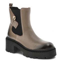 Brązowe Botki Armodo Wygodne Obuwie Damskie. Brązowe kozaki damskie Armodo, z jeansu, bez obcasa, na obcasie. Za 389.00 zł.