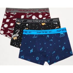 3 pack bokserek z kosmicznym motywem - Wielobarwn. Bokserki męskie marki House. Za 59.99 zł.
