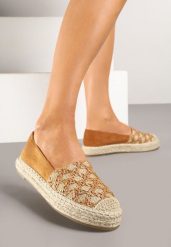 Jasnobrązowe Espadryle Ozdobione Plecionką i Geometrycznym Motywem Sdivoria. Brązowe espadryle damskie Renee, na wiosnę, bez wzorów, z jeansu, eleganckie, bez obcasa, na płaskiej podeszwie, bez zapięcia. Za 59.99 zł.