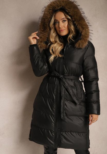 Czarna Kurtka Pikowana o Długim Kroju z Kapturem Wiązana w Pasie z Odpinanym Futerkiem Phorira. Czarne kurtki damskie Renee, m, bez wzorów, z jeansu, z kapturem. Za 229.99 zł.