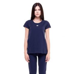 Podstawowy damski t-shirt z krótkim rękawem i okrągłym dekoltem. Białe obuwie sportowe damskie LEONE 1947 APPAREL, bez wzorów, z tkaniny, na fitness i siłownię. W wyprzedaży za 77.40 zł.