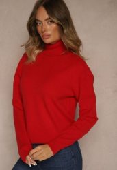 Czerwony Golf z Wełną i Wiskozą Olmeze. Czerwone swetry damskie Renee, bez wzorów, z wełny, klasyczne, bez kołnierzyka, bez ramiączek, bez kaptura. Za 129.99 zł.