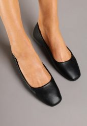 Czarne Klasyczne Balerinki Ozdobione Kwadratowym Noskiem Eleadora. Czarne baleriny damskie Renee, z aplikacjami, z jeansu, eleganckie, bez obcasa. Za 69.99 zł.