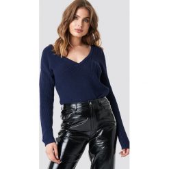 NA-KD Sweter z głębokim dekoltem V - Blue,Navy. Niebieskie swetry damskie NA-KD, dekolt w kształcie v. Za 121.95 zł.