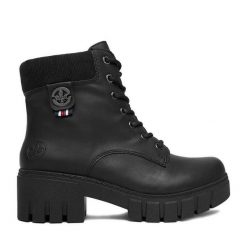 Trzewiki Rieker. Czarne botki damskie Rieker, bez obcasa, na słupku, bez zapięcia. Za 399.99 zł.