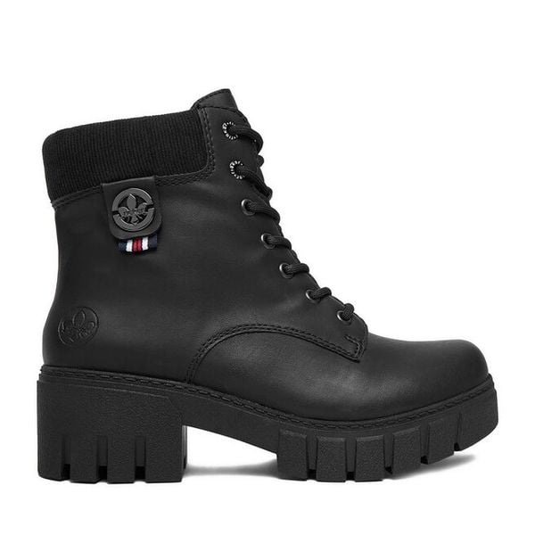 Trzewiki Rieker. Czarne botki damskie Rieker, bez obcasa, na słupku, bez zapięcia. Za 399.99 zł.