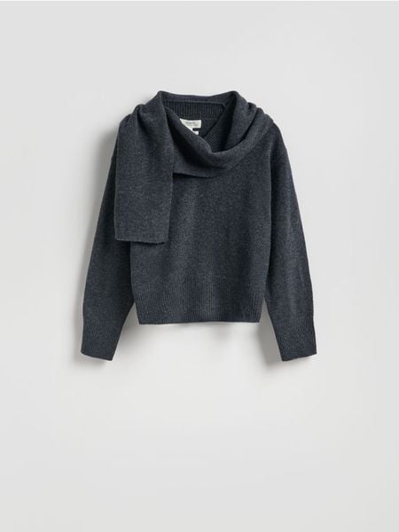 Wełniany sweter z szalem - ciemnoszary. Szare swetry damskie Reserved, l, bez wzorów, z dzianiny, bez kołnierzyka, bez ramiączek, bez kaptura. Za 299.99 zł.