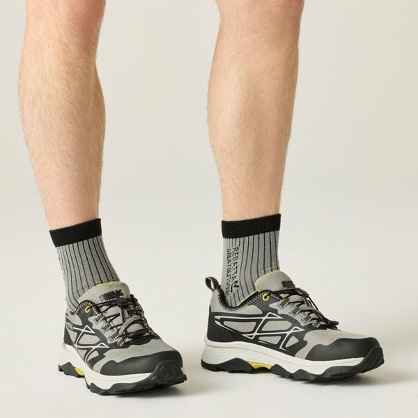 Buty męskie Blaze II. Czarne trekkingi męskie Regatta, trekkingowe. Za 219.99 zł.