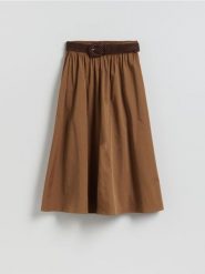 Bawełniana spódnica z paskiem - beżowy. Brązowe spódnice damskie Reserved, l, bez wzorów, z bawełny, rozkloszowane. Za 149.99 zł.
