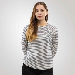 Emporio Armani Longsleeve damski EA7 Emporio Armani. T-shirty damskie Emporio Armani, bez wzorów, bez kołnierzyka. Za 399.00 zł.
