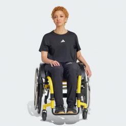 Koszulka Training Adaptive Workout. Białe koszulki sportowe damskie Adidas, xs, bez wzorów, z materiału, sportowe, bez kołnierzyka. W wyprzedaży za 99.50 zł.