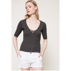 Review - Top. Szare topy damskie Review, z bawełny, z krótkim rękawem. W wyprzedaży za 34.90 zł.
