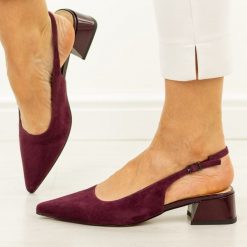 Bordowe wine skórzane czółenka damskie DiA 3047. Czerwone czółenka damskie DiA, bez wzorów, z jeansu, eleganckie, bez obcasa, na obcasie, bez zapięcia. Za 349.00 zł.