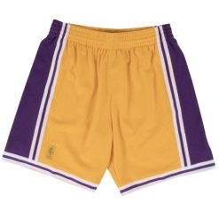 Short NBA Swingma n Los Angeles Lakers. Żółte krótkie spodenki sportowe męskie Mitchell & Ness, bez wzorów, do koszykówki. Za 397.50 zł.