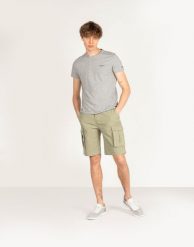 Pepe Jeans Szorty "Journey" | PM800843 | Journey | Mężczyzna | Khaki. Brązowe szorty męskie Pepe Jeans, m, bez wzorów, z bawełny. W wyprzedaży za 159.00 zł.