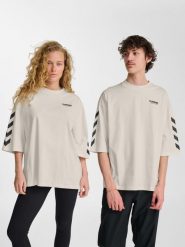 Oversized T-shirt Hummel Willy SW. Białe t-shirty damskie Hummel, s, bez wzorów, z dzianiny, klasyczne, bez kołnierzyka. Za 132.00 zł.
