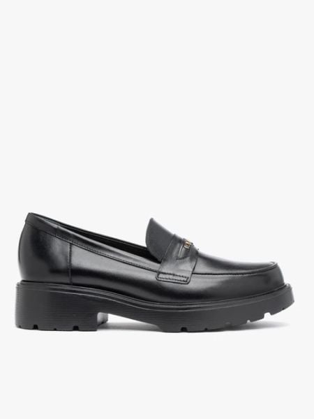 Czarne mokasyny na traperowym spodzie. Czarne mokasyny damskie Brawo sp. z o.o., ze skóry, eleganckie. Za 479.99 zł.