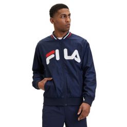 Kurtka męska FILA Logrono Logo Bomber. Niebieskie kurtki męskie Fila, m, bez wzorów, z materiału, klasyczne, bez kaptura. Za 229.99 zł.