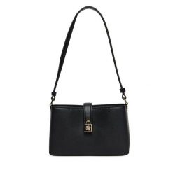 Torebka KARL LAGERFELD. Czarne torebki do ręki damskie KARL LAGERFELD, bez wzorów, klasyczne, bez dodatków. Za 599.99 zł.