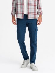 Męskie spodnie cargo STRAIGHT LEG z zapinanymi na zamek kieszeniami – ciemnoniebieskie V1 OM-PACG-0204 - XXL. Niebieskie spodnie materiałowe męskie Ombre Clothing, l, bez wzorów, z bawełny, eleganckie. Za 149.99 zł.