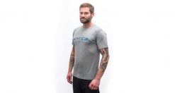 SENSOR Koszulka męska Merino Active Mountains Tee SS Men gray-L. Szare koszulki sportowe męskie Sensor, na zimę, l, bez wzorów, z materiału, bez kołnierzyka, bez ramiączek, trekkingowe. Za 230.90 zł.
