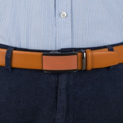 Pasek męski skórzany 3,5 cm klamra automatyczna Beltimore camel 02-572 : Kolory - brązowy, beżowy, Rozmiar pasków - r.115-130 cm. Brązowe paski damskie bez wzorów, ze skóry, wizytowe. Za 64.99 zł.